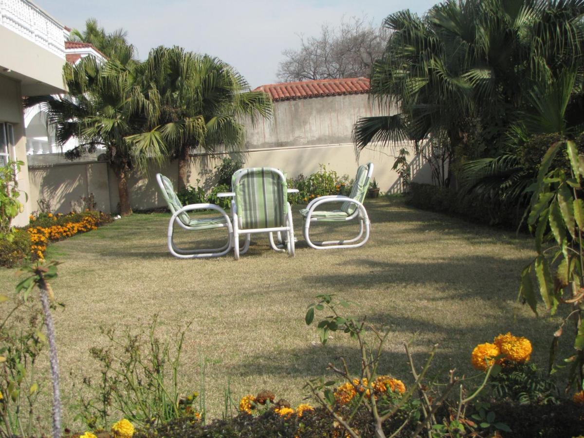 New Shelton Guest House Islamabad Luaran gambar